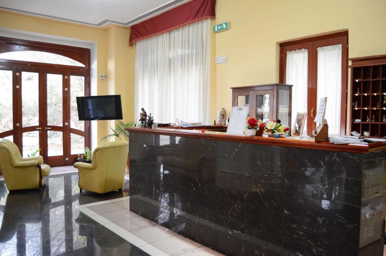 Royal Hotel Montevergine Ospedaletto D'Alpinolo Екстер'єр фото